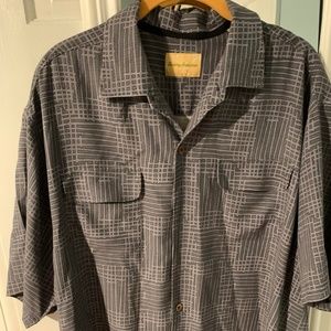 Tommy Bahama, short sleeve button down shirt, size Large, 100% Silk